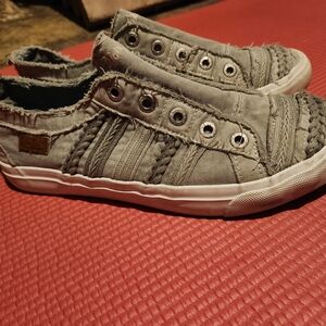 Blowfish Gray Casual Flats